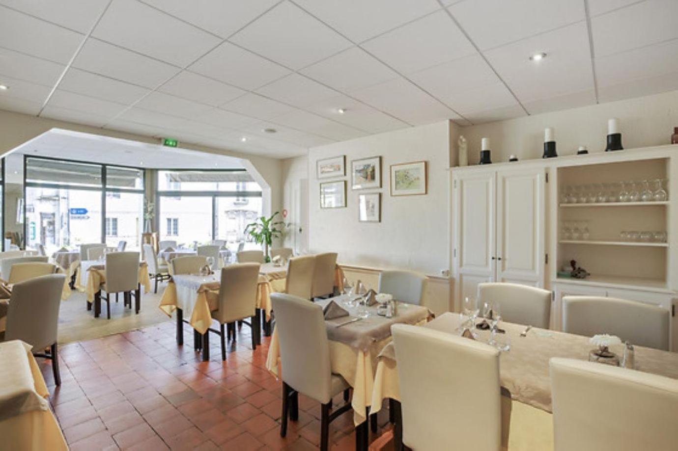 Logis Le Pelican Hotel Vernantes