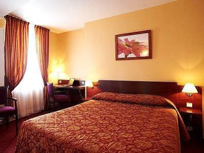 Logis Le Pelican Hotel Vernantes