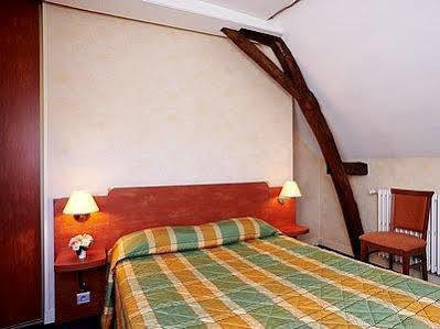 Logis Le Pelican Hotel