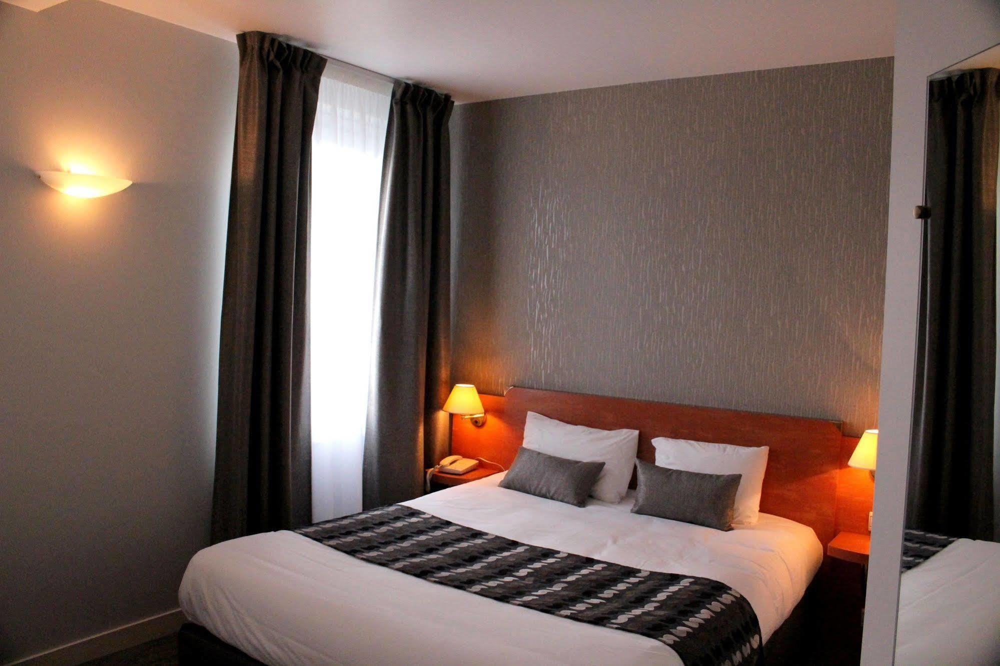 Hotel Logis Le Pelican 3*