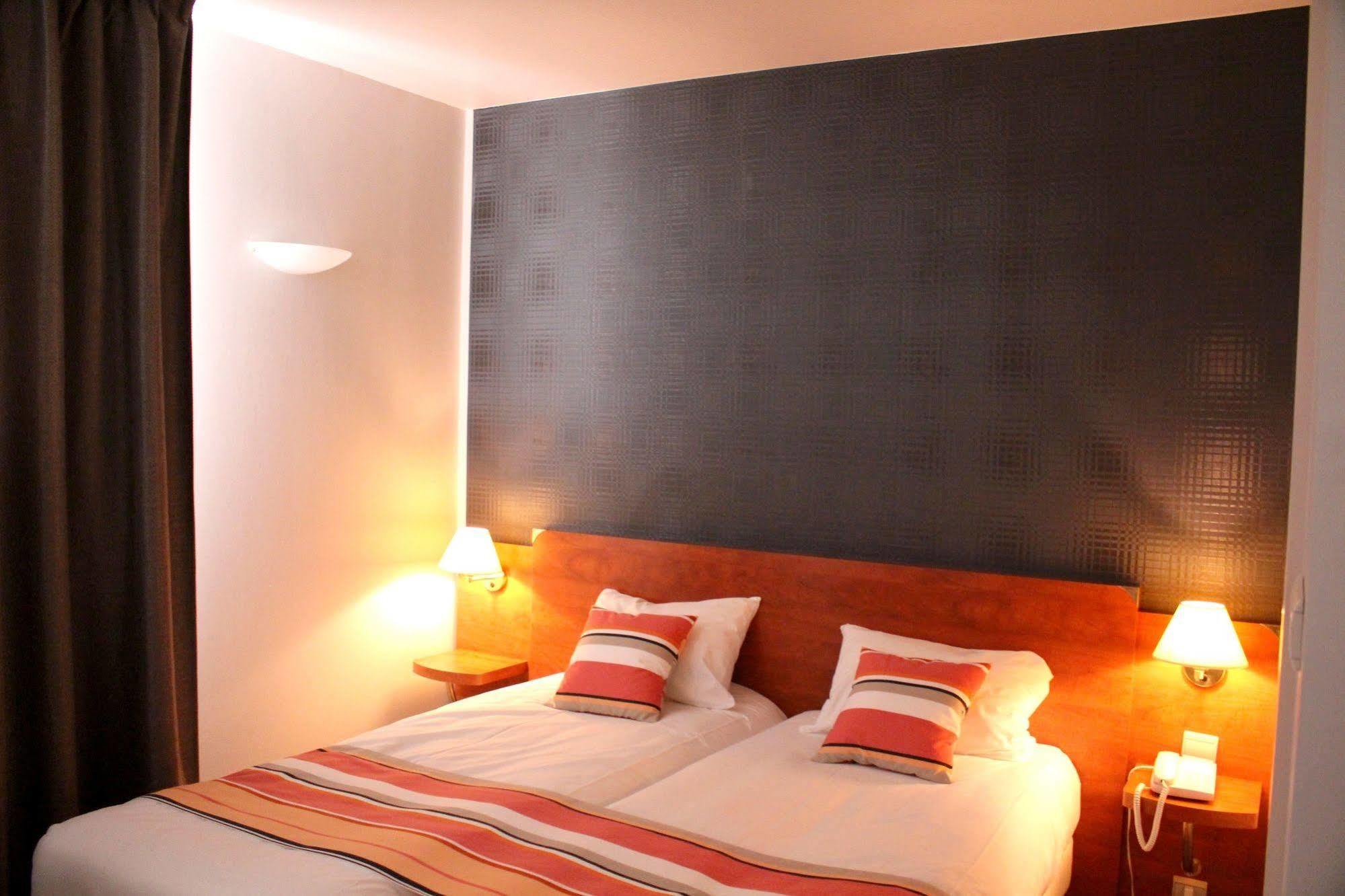 Hotel Logis Le Pelican 3*