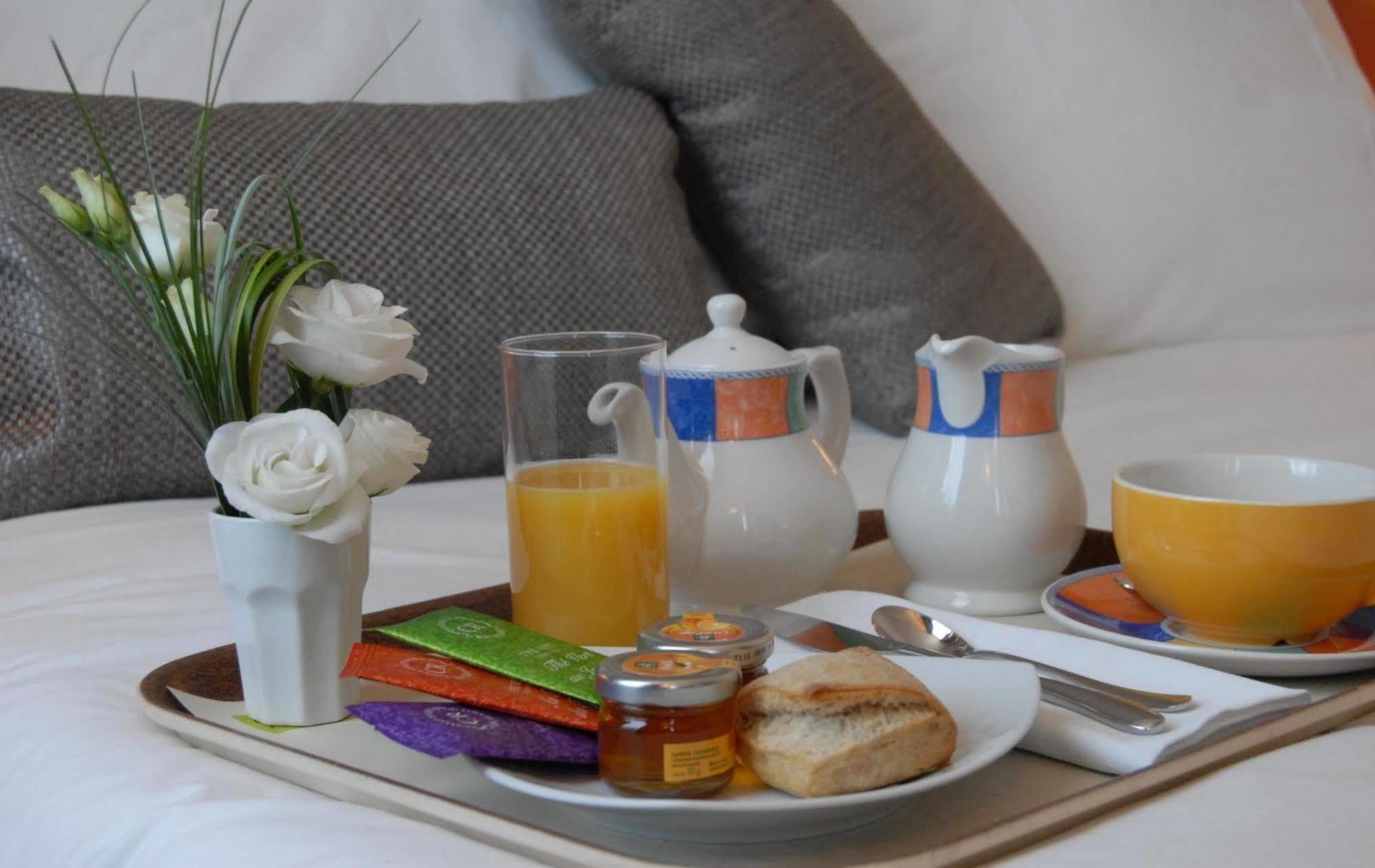Hotel Logis Le Pelican 3*