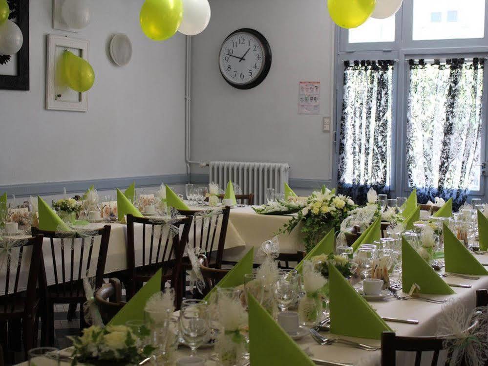 Logis Le Pelican Hotel 3*